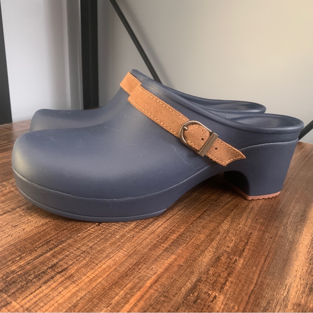 Crocs Sarah Leather Strap Block Heel Mule Clogs Size  Size 9